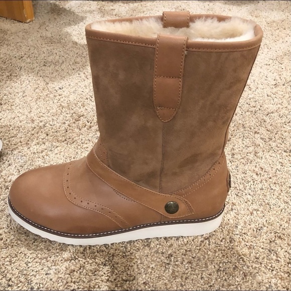 New! Men's Australia Luxe Collective Yolo Genuine Sheepskin Boot CHESTNUT US 1O - Picture 2 of 15